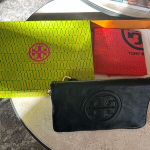 Beautiful Authentic Reva Tory Burch Black Bag